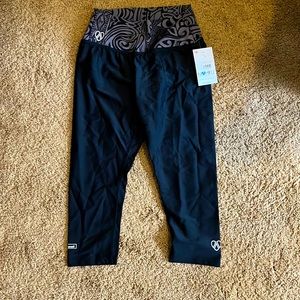 NWT. Mahiku yoga capri. Size M